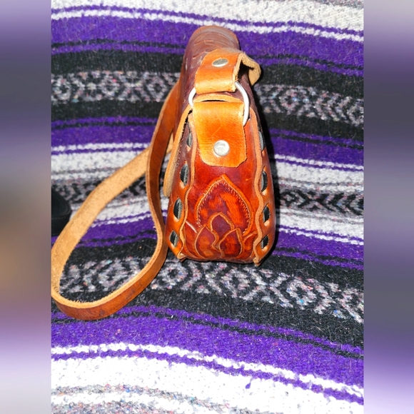 Mexican Rose Engraved Leather Purse - Picture 5 of 5